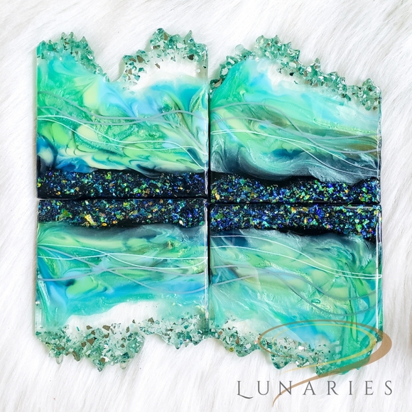 MADE TO ORDER - Resin Geode Coaster Set - Picture 2 of 10